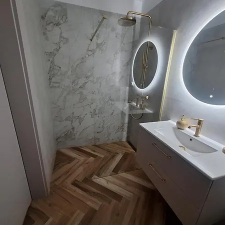 Sahara Z Prywatnym Garazem Apartamento